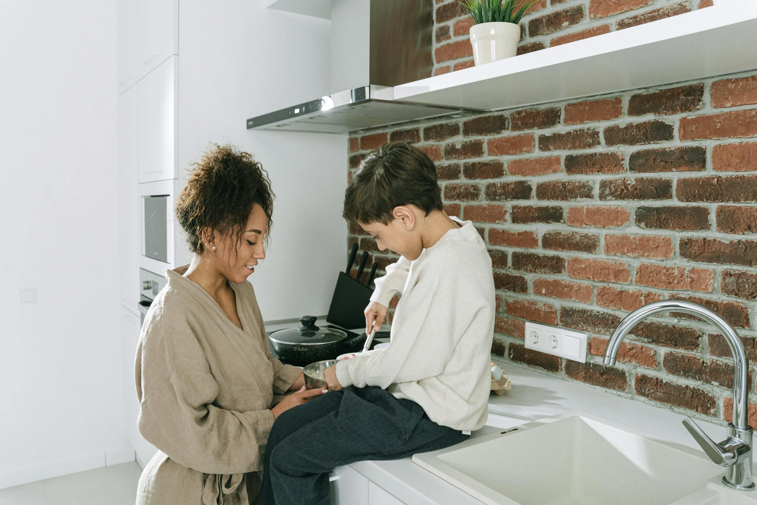 Child independence during a moment when children refuse help at home
