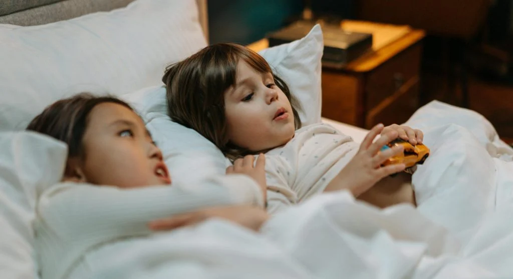 8 Simple Evening Family Activities That Help Children Wind Down