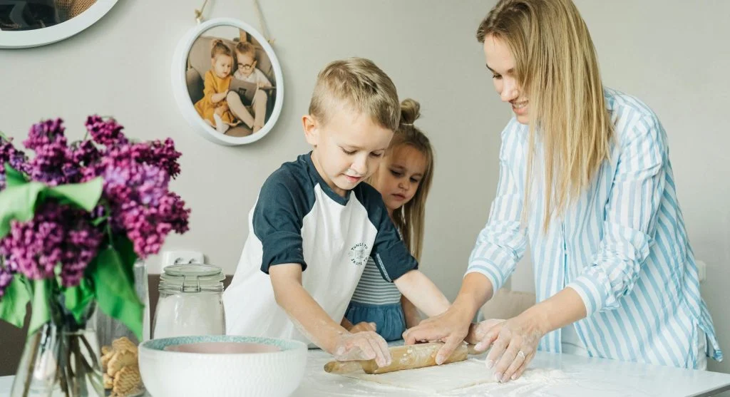 8 Simple Family Traditions That Help Children Feel More Secure at Home
