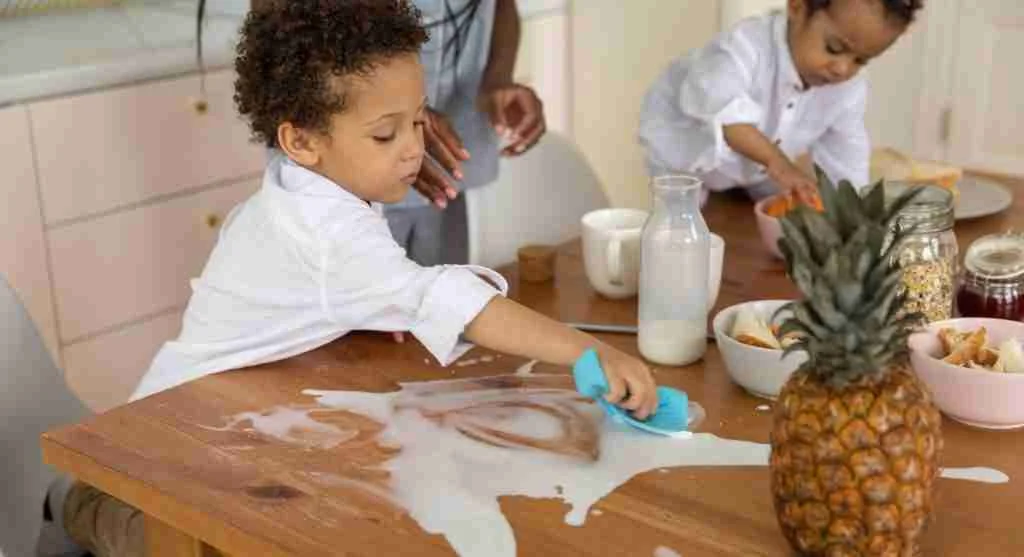 Sibling showing loyalty through practical everyday help