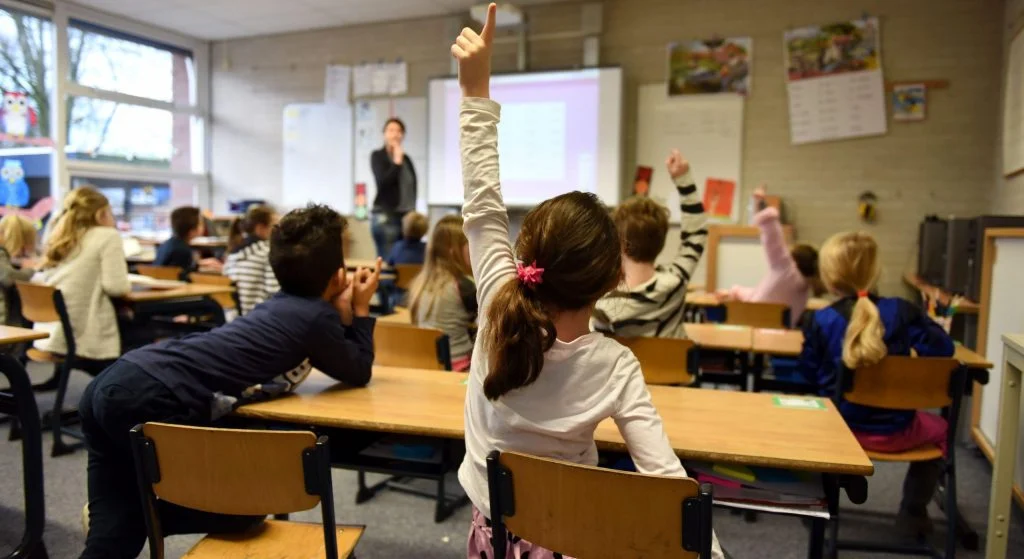 Child hesitating in class even though the answer is known